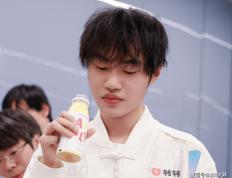 解(jiě)说米勒说出LPL困境，中(zhōng)单选手出现严重(zhòng)断档，新(xīn)生代实力都很菜