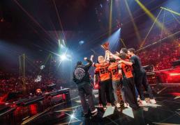 冠(guān)军加冕！NRG奪(duó)得(dé)2025无畏契約(yuē)巴(bā)黎(lí)全(quán)球(qiú)冠(guān)军賽(sài)冠(guān)军