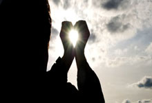 2025英雄联盟全球总决赛开启，多家院(yuàn)线将直播赛事