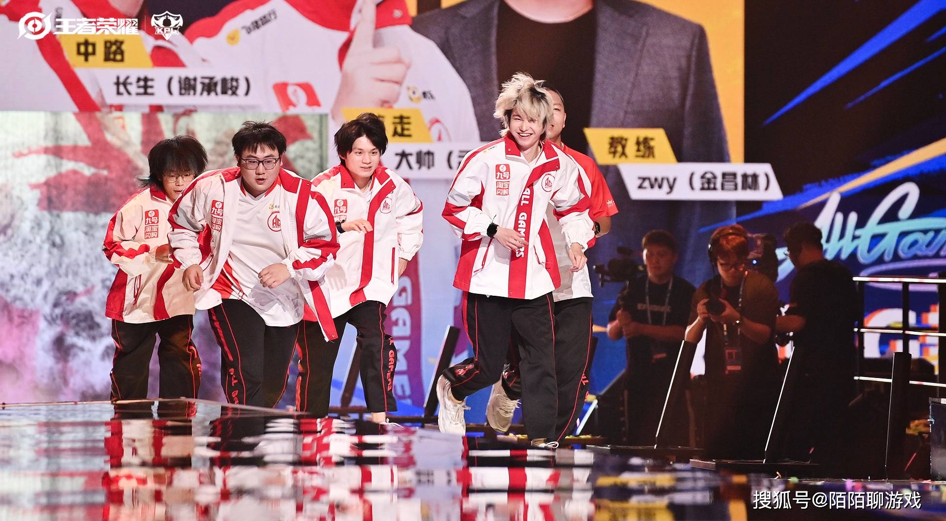 2025年(nián)KPL年(nián)总战队分析(xī)：AG劍(jiàn)指7连冠，久哲轮換(huàn)值得期(qī)待，JDG沒(méi)戏！