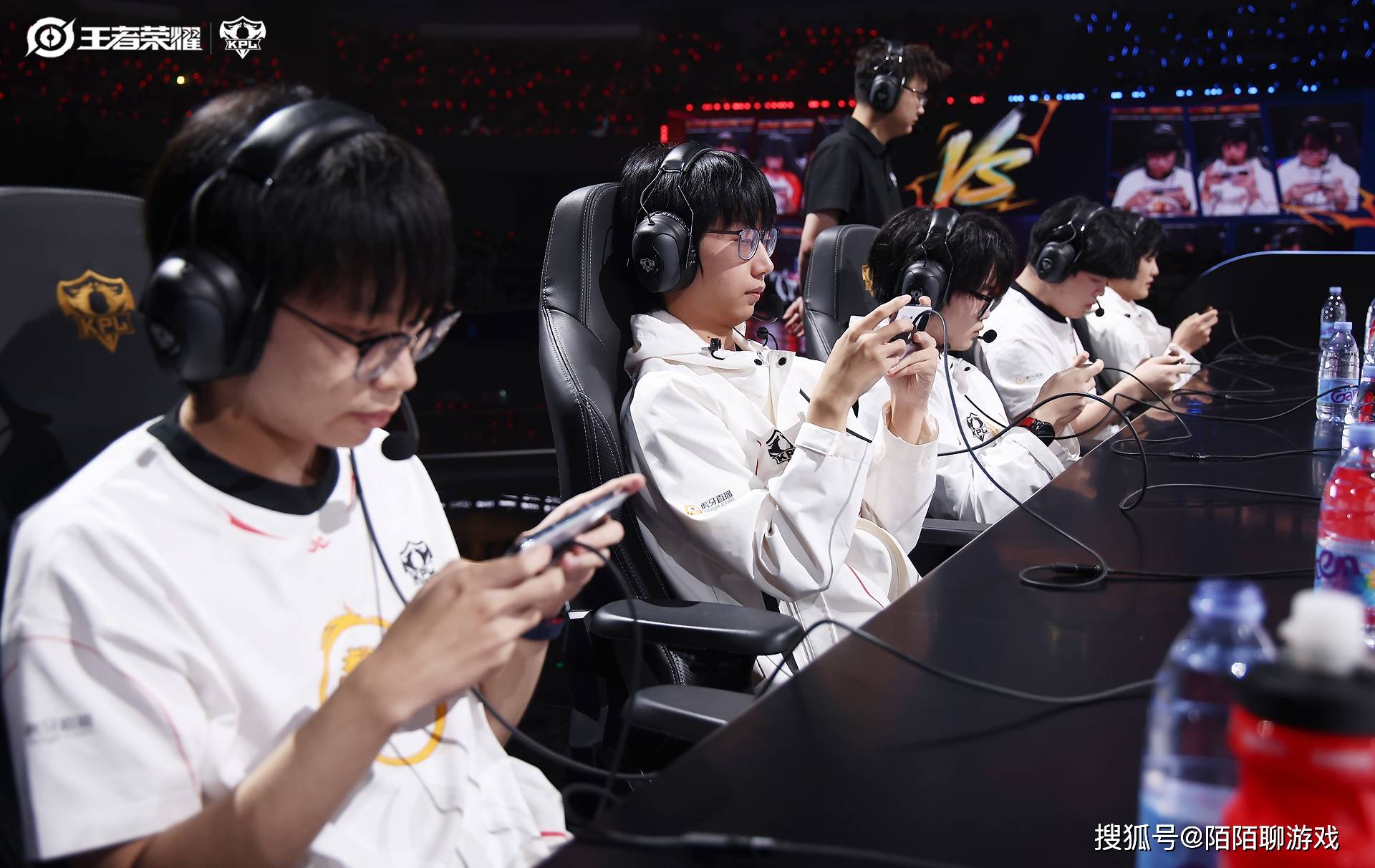 2025年(nián)KPL年(nián)总战队分析(xī)：AG劍(jiàn)指7连冠，久哲轮換(huàn)值得期(qī)待，JDG沒(méi)戏！