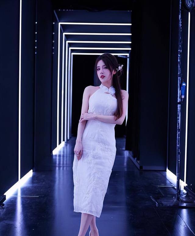 Rita的逆袭之路！电竞解说到(dào)娱乐圈女神，跨界走得飞起(qǐ)！