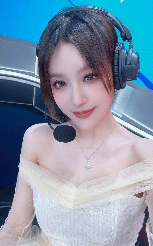Rita的逆袭之路！电竞解说到(dào)娱乐圈女神，跨界走得飞起(qǐ)！