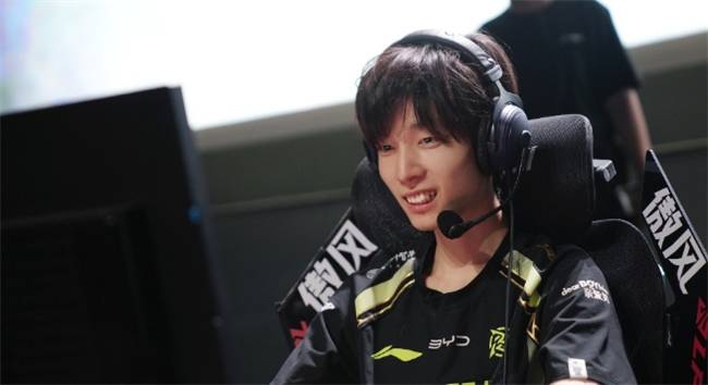 【一竞技1JingJi】LOL：LPL世界赛陪(péi)练阵容曝(pù)光！