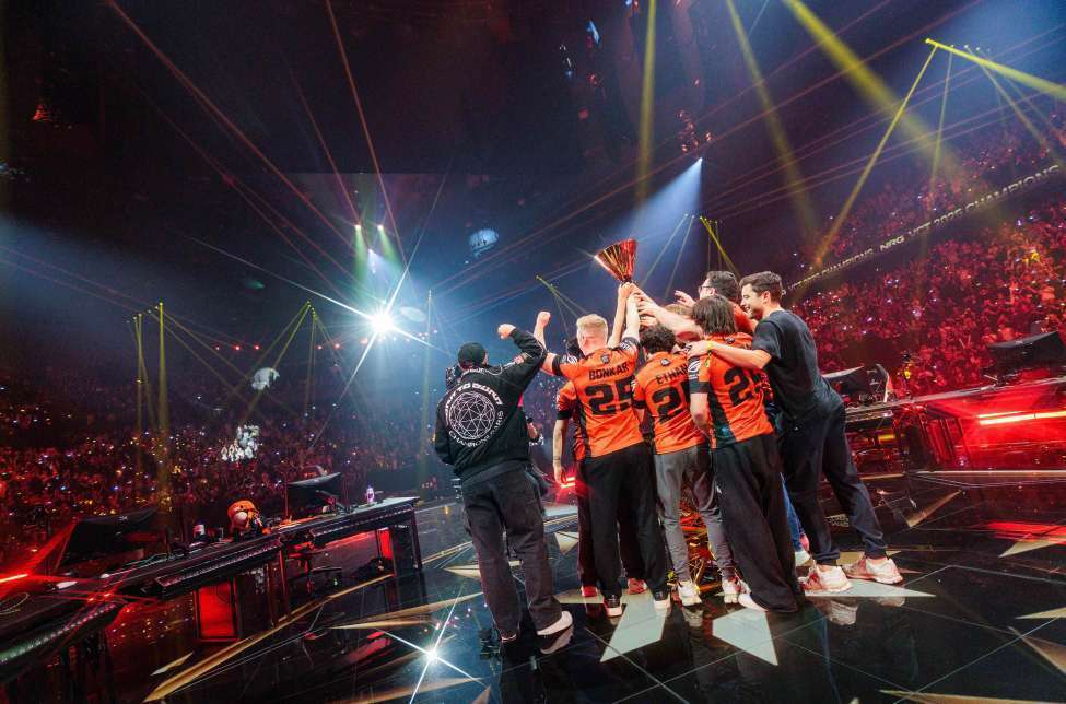 冠(guān)军加冕！NRG奪(duó)得(dé)2025无畏契約(yuē)巴(bā)黎(lí)全(quán)球(qiú)冠(guān)军賽(sài)冠(guān)军