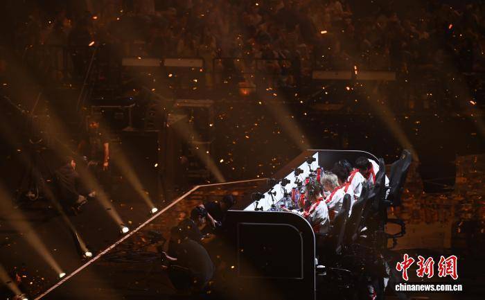 2025年KPL王者(zhě)荣耀职业联赛夏季(jì)赛决赛在杭州举行(xíng)