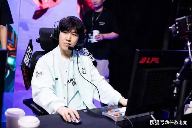 LOL：TheShy透露退役时间，想(xiǎng)跟Rookie打到退役