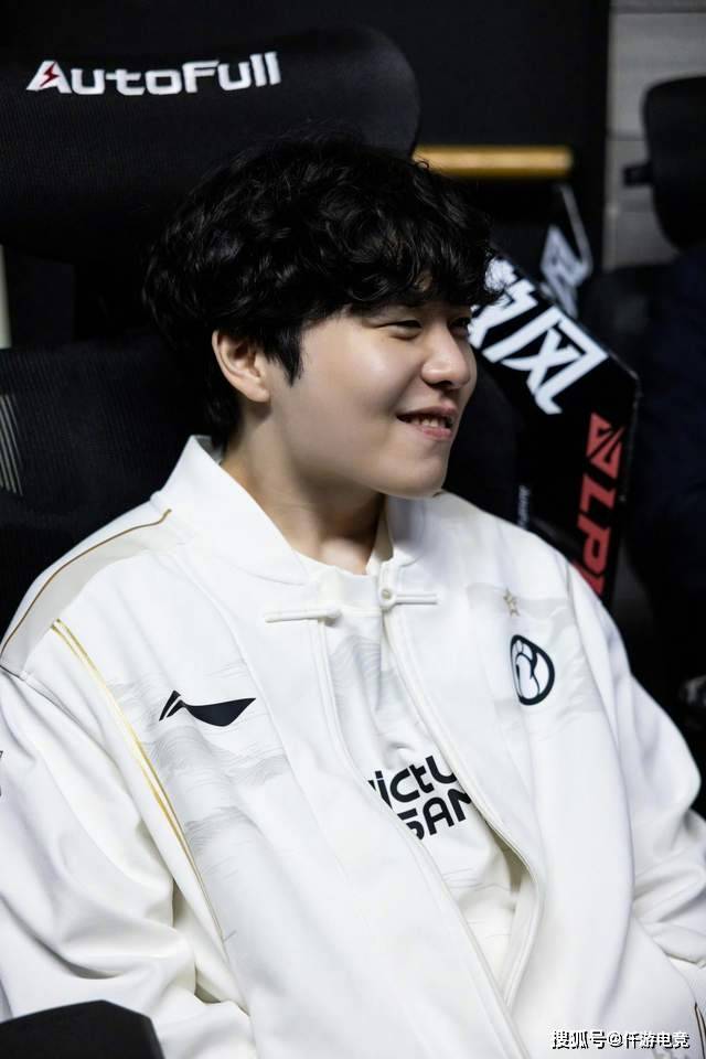 LOL：TheShy透露退役时间，想(xiǎng)跟Rookie打到退役