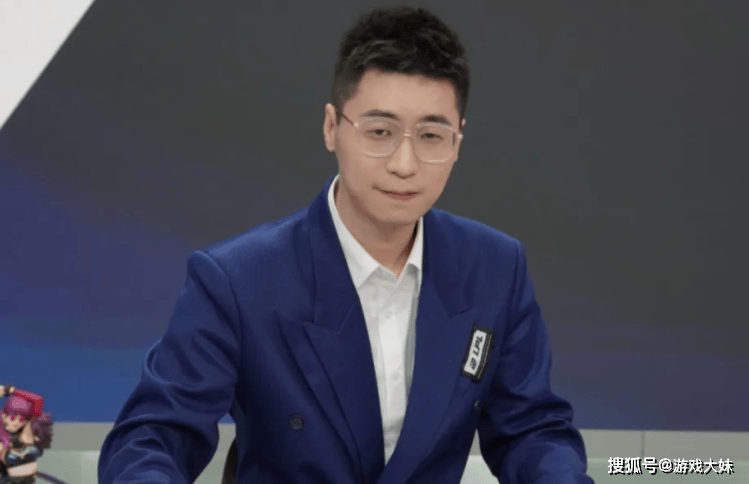 LPL终於(yú)涨工资了,王多多曝光(guāng)如今(jīn)解说工资,琯(guǎn)泽元收(shōu)入最高(gāo)