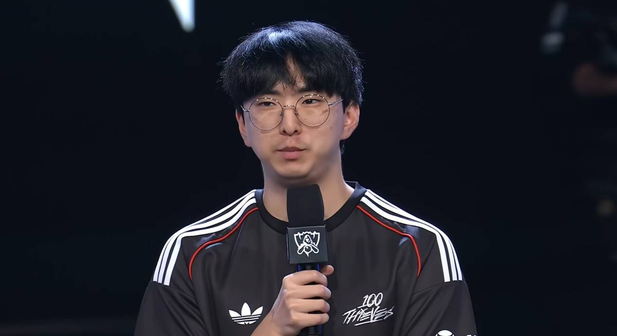 S15假赛風(fēng)波爆发！韩国外援遭炮轟(hōng)：故意(yì)输Faker，开始精忠(zhōng)报国了