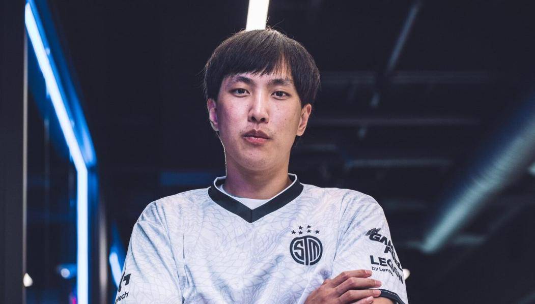 谦逊哥(gē)哥(gē)持刀殺(shā)母傷(shāng)父(fù)，叛逆弟弟成电竞冠軍(jūn)，“虎式教育”的(de)悲劇(jù)