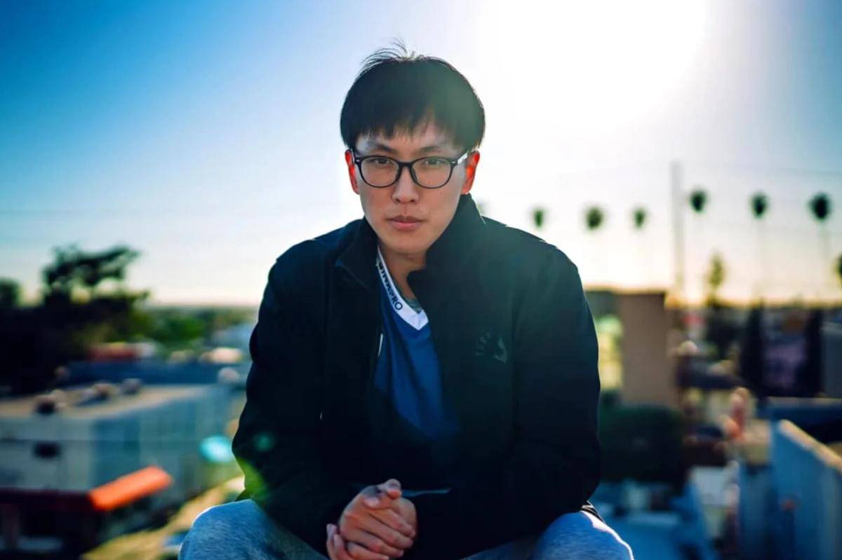 谦逊哥(gē)哥(gē)持刀殺(shā)母傷(shāng)父(fù)，叛逆弟弟成电竞冠軍(jūn)，“虎式教育”的(de)悲劇(jù)