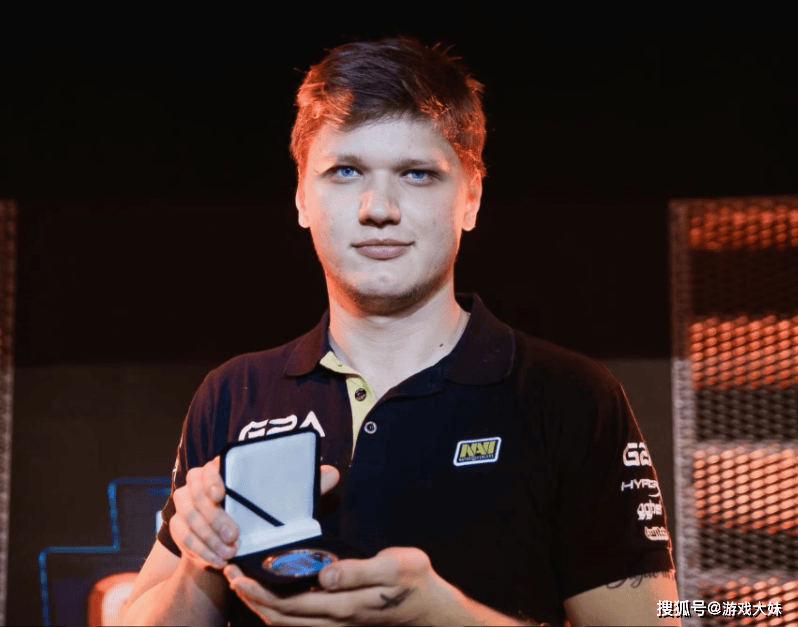 电竞圈出现离谱事件，选手比(bǐ)赛时突然缺席，跑去蓡(cān)加DOTA2比(bǐ)赛