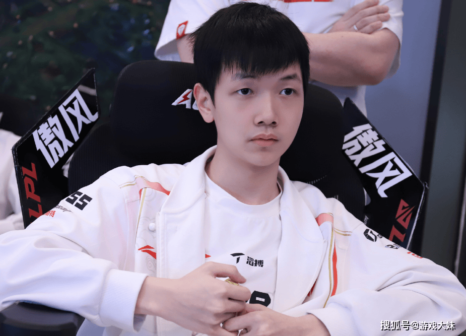 解(jiě)说米勒说出LPL困境,中(zhōng)单选手出现严重(zhòng)断档,新(xīn)生代实力都很菜
