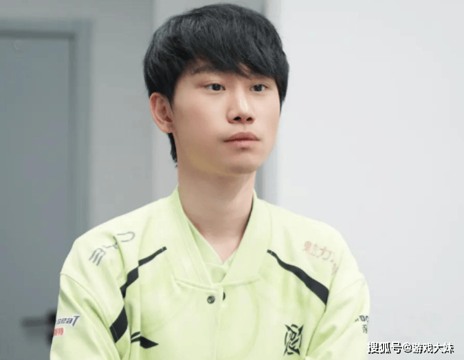 LOL热度严重下滑,多位职业选手都不想播(bō)了,纷纷直播(bō)玩(wán)其(qí)他遊(yóu)戏