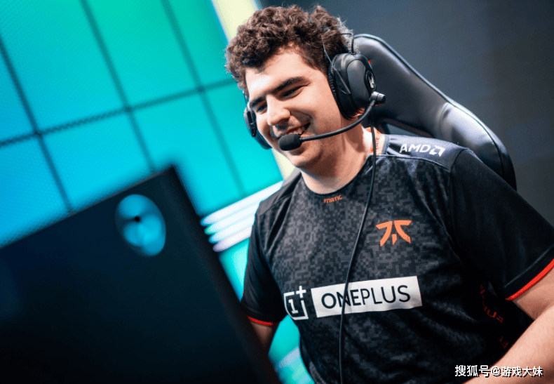 LOL選(xuǎn)手吐槽女性生(shēng)理期,镜頭(tóu)被全(quán)部(bù)剪掉,如今戰(zhàn)队宣佈(bù)將(jiāng)他开除(chú)