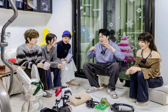 《乱“室”英雄(xióng)》收官！揭秘“电竞夫妻”的(de)婚(hūn)姻保(bǎo)鮮(xiān)秘籍